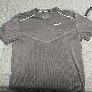 Men’s Nike Running/Training Shirt